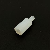 Muovinen jatkomutteri 8mm M3