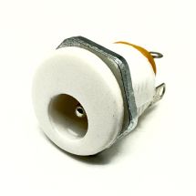 DC -runkoliitin 2.1 / 5.5mm kytkimellä, eristetty, valkoinen