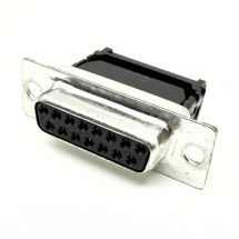 D15-naarasliitin lattakaapeliin