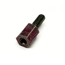 Metallinen jatkomutteri 6.7mm D-liitin kierre keltapassivoitu