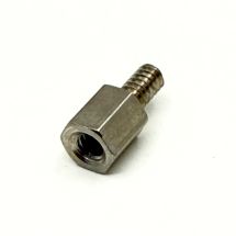 Metallinen jatkomutteri 5.7mm D-liitin kierre