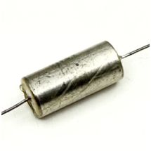 Tantaalikondensattori 10uF / 35V vaaka