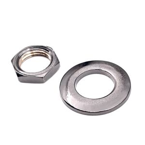 Aluslevy + mutteri 6.3 mm jakille, black chrome, pyöristetty, halk. 20 mm, reikä 10.5 mm, näyttävä