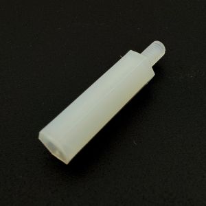Muovinen jatkomutteri 20mm M3