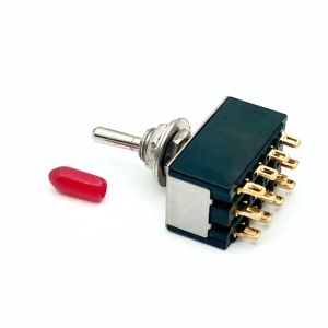 Pienoisvipukytkin PVK 8, vipukytkin 4 x ON - OFF - ON