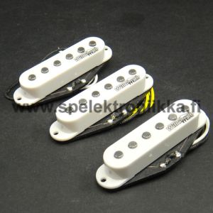Wilkinson® Strato tyylinen ALNICO 5 setti valkoinen ruuvit mukana